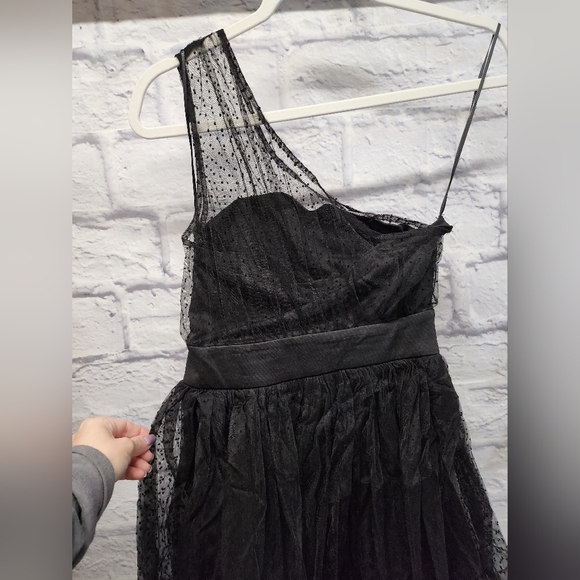NWT $168 Modcloth Night Long One-Shoulder Dotted Tulle Dress In Black Size S - Picture 11 of 11
